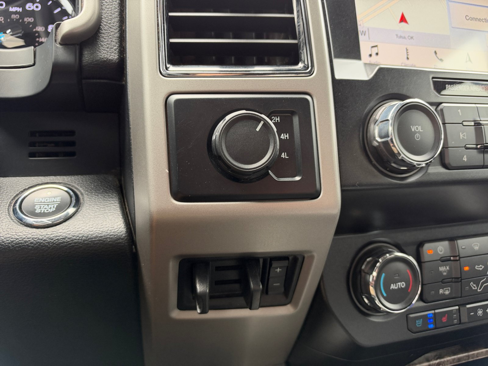 Certified 2019 Ford F350 Lariat w/ Lariat Ultimate Package AWD/4WD image 24