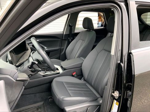 Used 2025 Audi Q5 Premium w/ Convenience Package AWD/4WD image 17