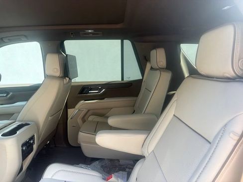 Used 2026 GMC Yukon Denali w/ Denali Reserve Package AWD/4WD image 10