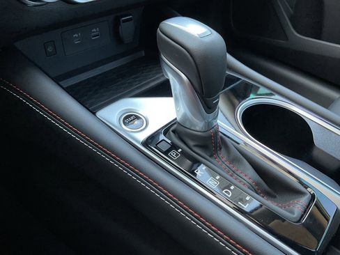 New 2025 Nissan Altima 2.5 SR image 32