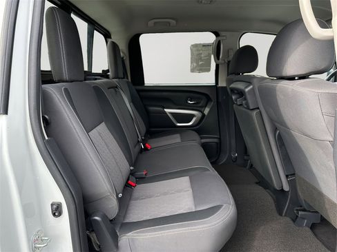 Used 2023 Nissan Titan SV image 13
