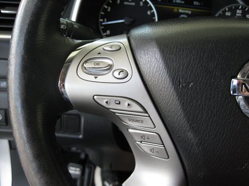 Used 2016 Nissan Murano Platinum w/ Platinum Technology Package FWD image 17