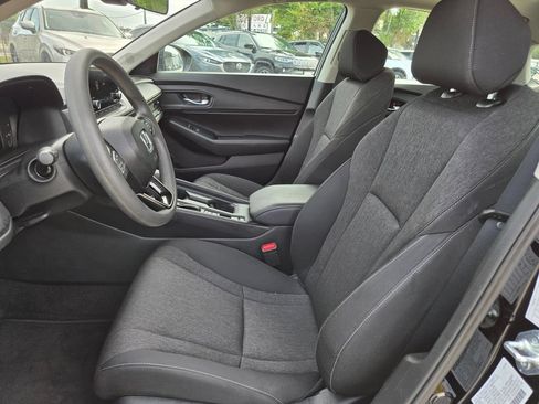 Used 2025 Honda Accord SE image 19