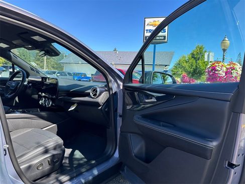 Used 2024 Chevrolet Blazer EV LT image 12