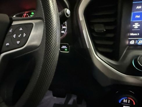 Used 2023 GMC Acadia SLE w/ Driver Convenience Package image 18