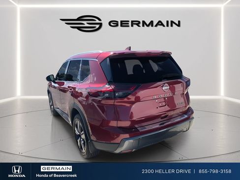 Used 2025 Nissan Rogue SL AWD/4WD image 3