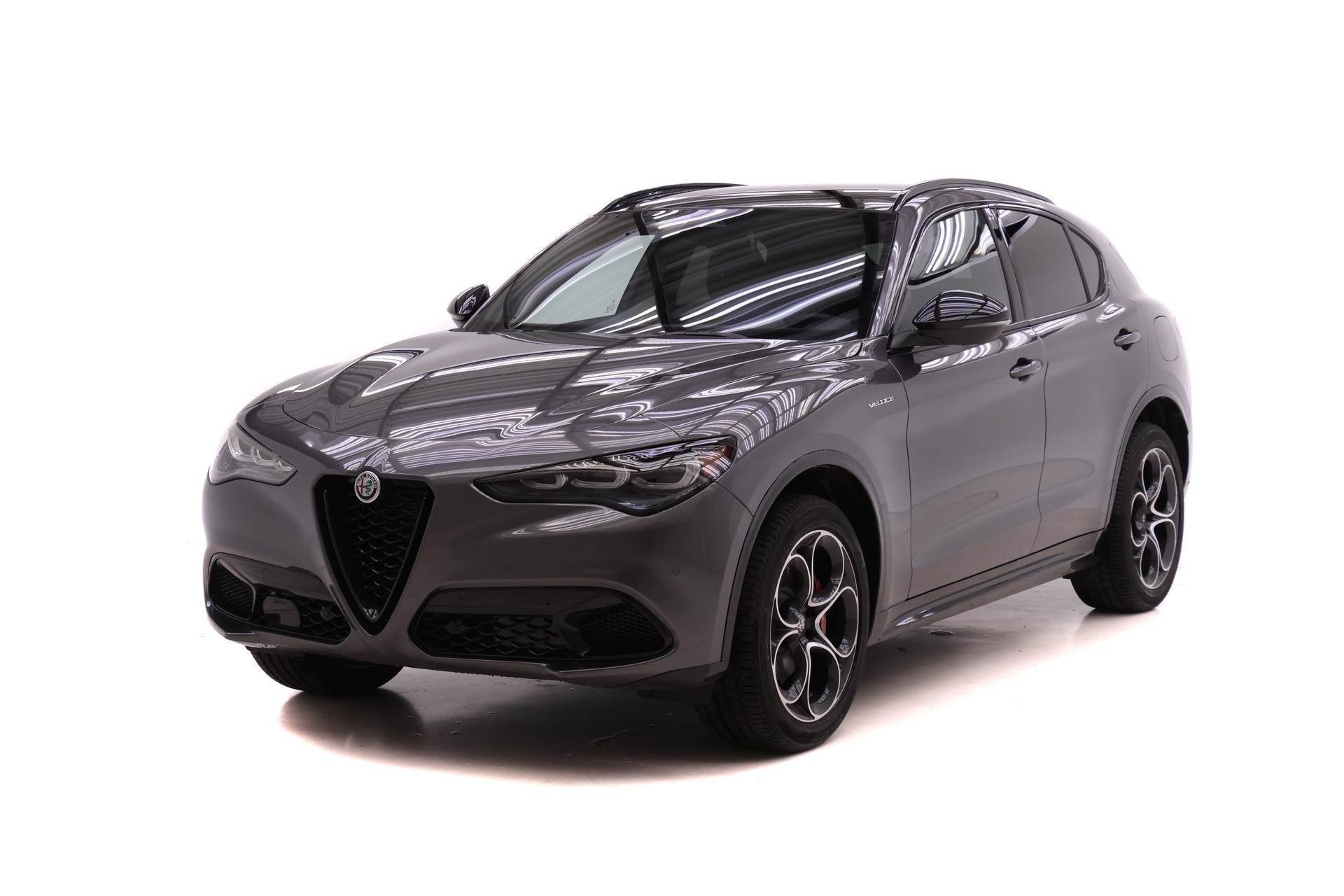 New 2025 Alfa Romeo Stelvio Sprint AWD/4WD image 1