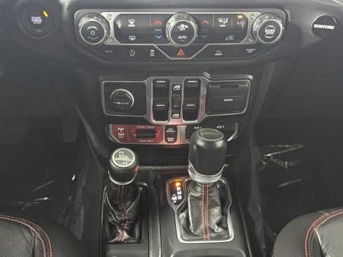 Used 2020 Jeep Gladiator Rubicon AWD/4WD image 19