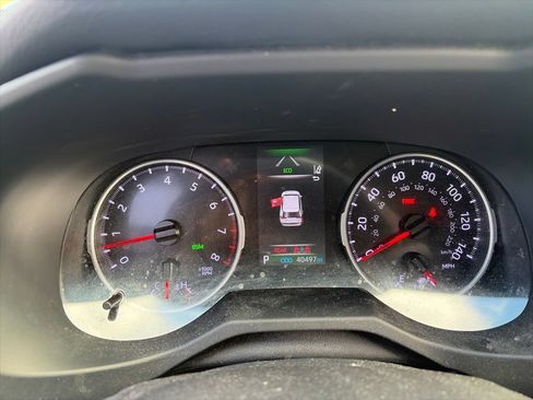 Used 2019 Toyota RAV4 LE w/ All Weather Liner Package AWD/4WD image 12