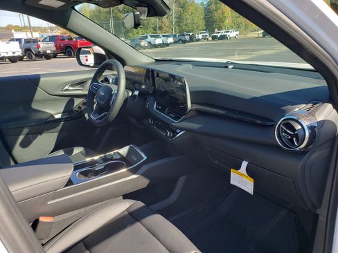 New 2026 Chevrolet Equinox LT w/ Convenience Package II image 25