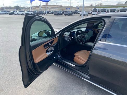 Used 2024 Mercedes-Benz E 350 4MATIC Sedan image 10
