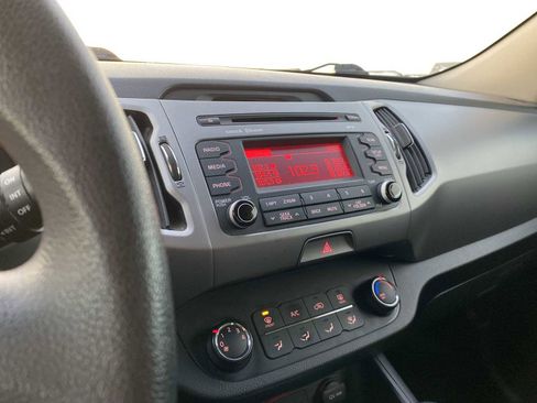 Used 2016 Kia Sportage LX image 18