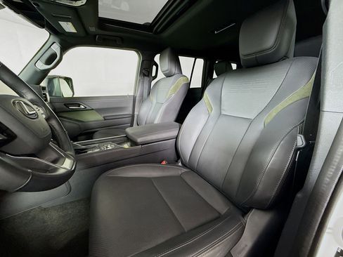 Used 2024 Lexus GX 550 AWD/4WD image 11