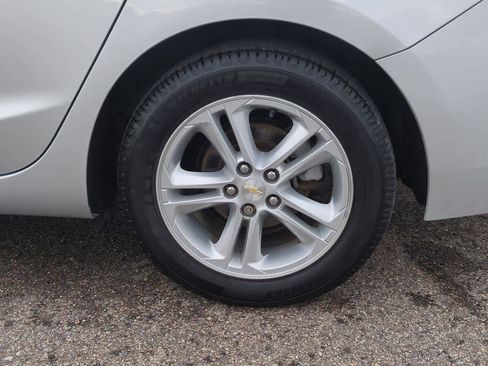 Used 2018 Chevrolet Cruze LT w/ Convenience Package image 13
