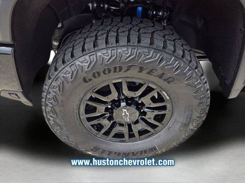 New 2026 Chevrolet Silverado 2500 ZR2 w/ LPO, Dark Essentials Package AWD/4WD image 9