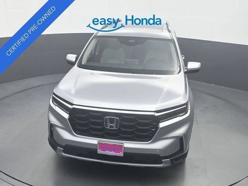 Used 2025 Honda Pilot Touring image 20