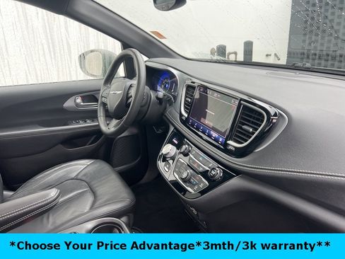 Certified 2022 Chrysler Pacifica Touring-L w/ S Appearance Package image 30