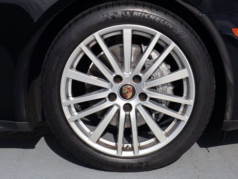 Certified 2023 Porsche Panamera 4 Platinum Edition image 28