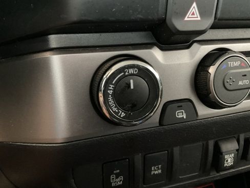 Used 2021 Toyota Tacoma SR5 image 18