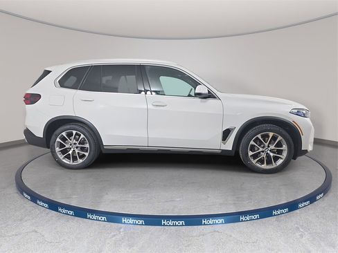 Certified 2024 BMW X5 xDrive40i w/ Premium Package image 4