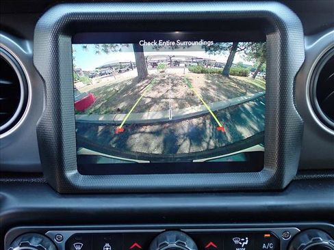 Used 2021 Jeep Wrangler Unlimited Sport AWD/4WD image 16