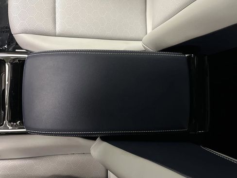 Used 2023 Volkswagen ID.4 Pro S Plus image 21