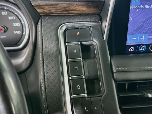 Used 2021 Chevrolet Tahoe Premier w/ Premium Package AWD/4WD image 25
