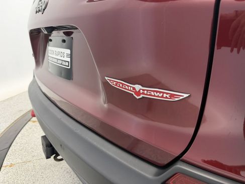 Used 2020 Jeep Cherokee Trailhawk w/ Cold Weather Group AWD/4WD image 22