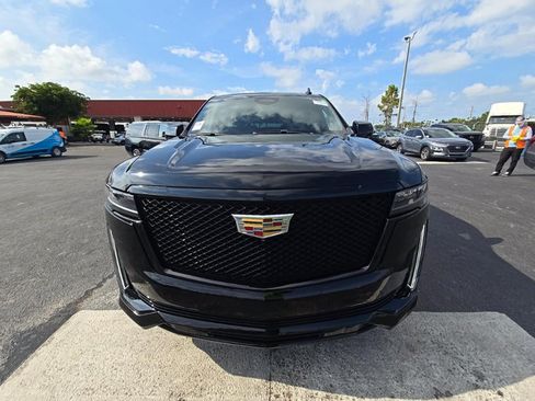 Used 2024 Cadillac Escalade Sport AWD/4WD image 2