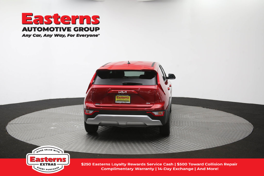 Used 2025 Kia Niro LX FWD image 37