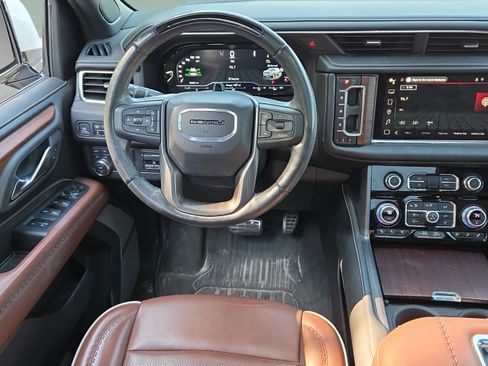 Used 2023 GMC Yukon XL Denali Ultimate w/ LPO, Floor Liner Package AWD/4WD image 12