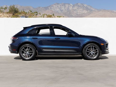 Certified 2023 Porsche Macan S AWD/4WD image 8