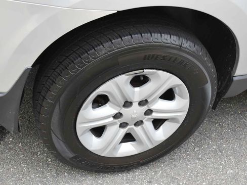 Used 2017 Chevrolet Traverse LS FWD image 39