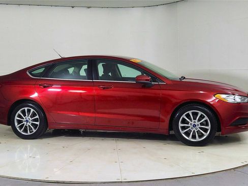 Used 2017 Ford Fusion SE image 8