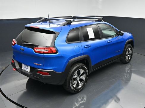 Used 2018 Jeep Cherokee Trailhawk w/ Cold Weather Group AWD/4WD image 26