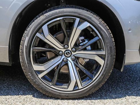 New 2025 Volvo XC60 B5 Ultra w/ Protection Package Premier image 10