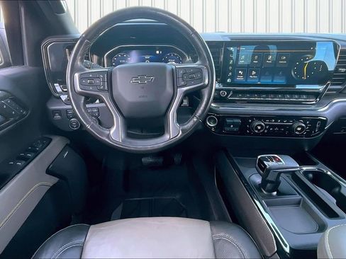 Used 2023 Chevrolet Silverado 1500 ZR2 image 9