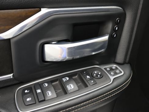 Used 2024 RAM 2500 Laramie AWD/4WD image 41
