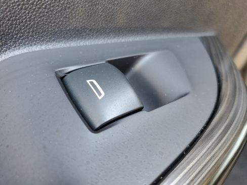 Used 2020 GMC Acadia SLT AWD/4WD image 18