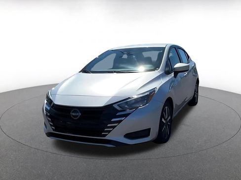 Used 2025 Nissan Versa SV FWD image 7
