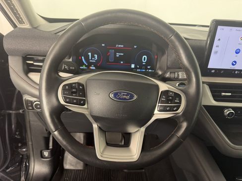 Used 2025 Ford Explorer Active w/ Active Comfort Package AWD/4WD image 23