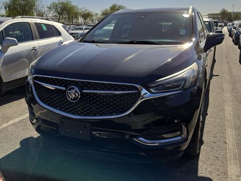Used 2019 Buick Enclave Avenir w/ Avenir Technology Package FWD image 2