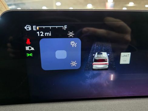 New 2026 Lincoln Navigator Reserve image 32