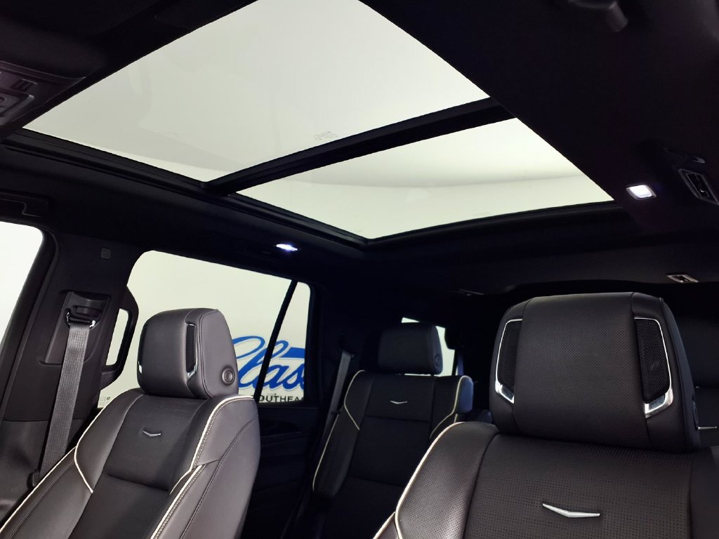 Used 2024 Cadillac Escalade Sport w/ LPO, ONYX Package AWD/4WD image 14