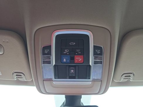 Used 2019 RAM 1500 Laramie AWD/4WD image 30