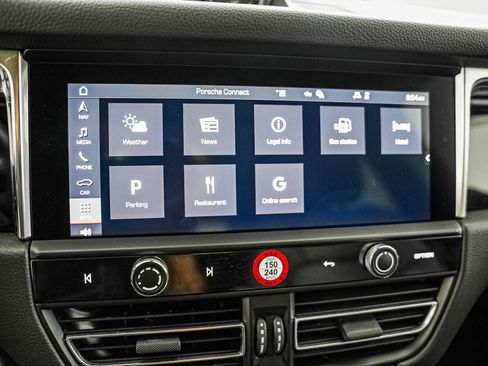 Certified 2026 Porsche Macan AWD/4WD image 25