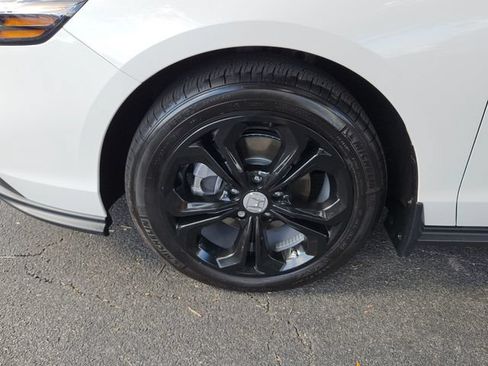 Certified 2025 Honda Accord LX image 9
