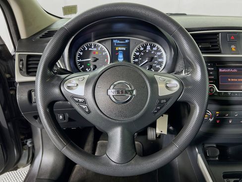 Used 2018 Nissan Sentra S w/ S Midnight Style Package FWD image 12