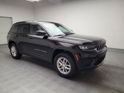 Used 2023 Jeep Grand Cherokee Laredo w/ Luxury Tech Group I RWD image 11