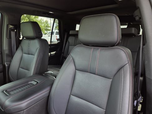 Used 2023 Chevrolet Tahoe RST AWD/4WD image 12